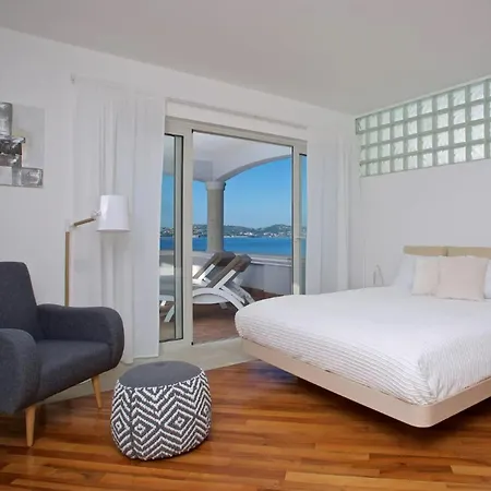 Luxurious With Private Pool Villa