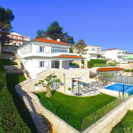 Villa Luxurious With Private Pool