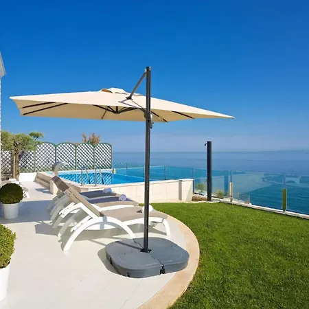 Luxurious With Private Pool וילה